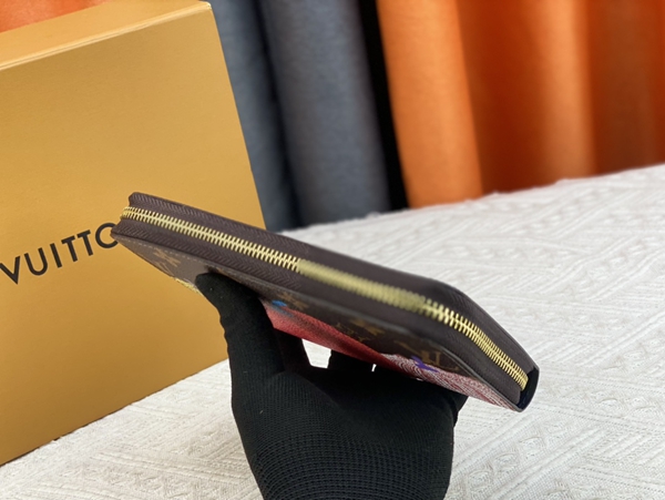 LVコピーウォレット側面デザイン